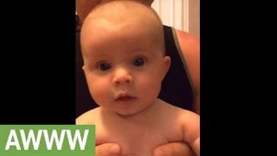 بالفيديو.. رد فعل رضيع يشاهد نفسه في الكاميرا لأول مرة