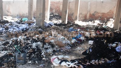 محافظ سوهاج يتفقد آثار حريق مصنعين للأقطان بطهطا