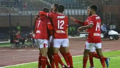 الأهلي يتقدم على بلاتينيوم بهدف في الشوط الأول وإصابة لاعبين