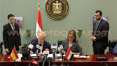 سحر نصر: 50 مليون يورو من إسبانيا لتطوير كهرباء السكة الحديد