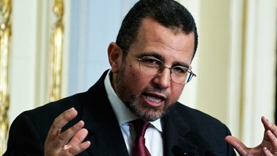 شكاوى لقنديل بعد استحواذ شركة تركية على مناقصة للأثاث