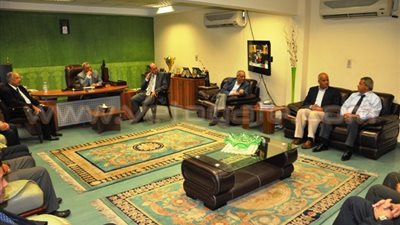 بالصور.. اجتماع وزير الشباب والرياضة بمجلس هيئة استاد القاهرة‏