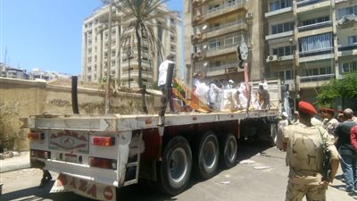 وصول تابوت الإسكندرية الغامض إلى مخازن الآثار (صور)