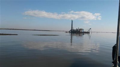 نوة الفيضة تقسو على المزارع السمكية بالمنزلة.. ارتفاع مسنوب المياه يغرق مزارع مثلث الديبة.. وتعميق البحيرة يتسبب في خسائر (فيديو)