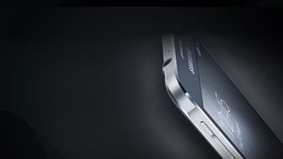 «سامسونج» يكشف عن «هاتف معدني» بكاميرا 13ميجا