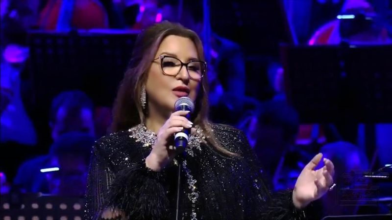الفنانة عزيزة جلال