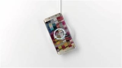 بالفيديو.. سامسونج تسخر من أبل وتقلل من «آي فون»