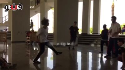 استعداد المواهب الشابة لأداء اختبارات برنامج «أرب جوت تالنت» (فيديو)