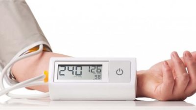 أستاذ أمراض قلب: 3 أشخاص معرضون للإصابة بارتفاع ضغط الدم