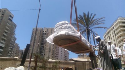 20 صورة ترصد عملية استخراج ونقل تابوت الإسكندرية والهياكل العظمية