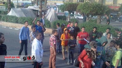 بالصور.. مسيرة من التحرير لدار القضاء تطالب بإسقاط النظام