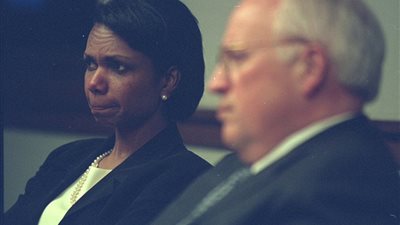 بالصور.. لحظات تلقي المسئولين الأمريكيين «خبر هجمات 11 سبتمبر»