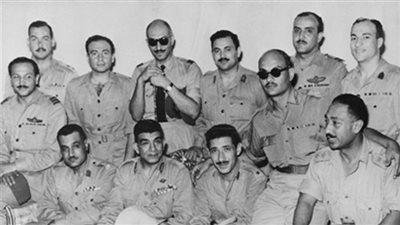 أنور السادات يكتب: هؤلاء زملائي