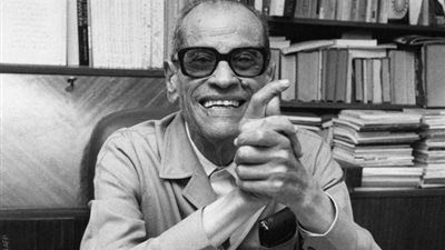 سقوط اسم نجيب محفوظ عمدا في «شباب امرأة»