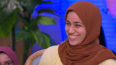 منى الشاذلي تحقق حلم الأولى بالثانوية بدخول الجامعة الأمريكية (فيديو)