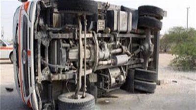 إصابة 6 أشخاص في حادث تصادم ميكروباص بمقطورة بسوهاج