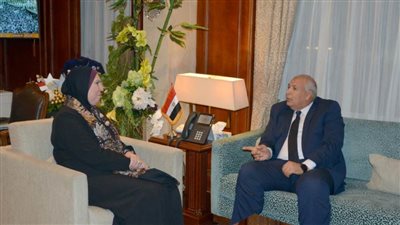 وزيرة الصناعة تستعرض مع محافظ الوادي الجديد تعزيز فرص الاستثمار بالمحافظة