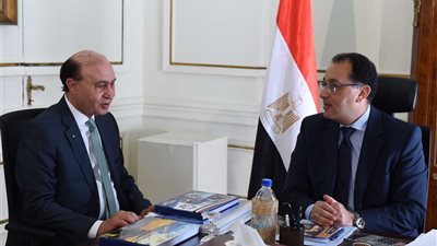 رئيس الوزراء يلتقي مهاب مميش.. اليوم