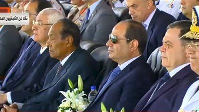 تفاصيل حفل تخريج دفعة جديدة في أكاديمية الشرطة.. الطلاب يقدمون عروضا قتالية وعسكرية.. الرئيس يكرم أوائل الضباط المتخصصين ويوجه تحية لأرواح الشهداء.. والداخلية تهدي السيسي درع الوزارة