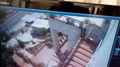 سائق يتعرض لحادث سير غريب في الأردن (فيديو)