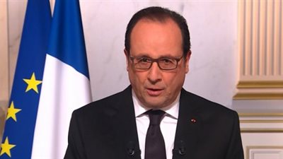 «هولاند» يدعو الشباب الفرنسي للتجنيد بالجيش لمحاربة الإرهاب