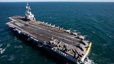 فرنسا تنشر حاملة الطائرات «شارل ديجول» لتكثيف حملة مواجهة داعش