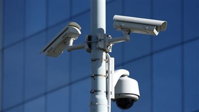 تركيب إشارات مرور إلكترونية بشارع النيل في الجيزة