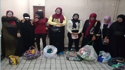 حملات أمنية داخل محطات المترو والقطارات لضبط المخالفات (صور)