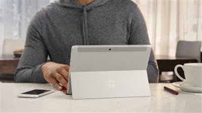 مايكروسوفت تطلق إعلانات جهاز Surface Go للترويج له (فيديو)