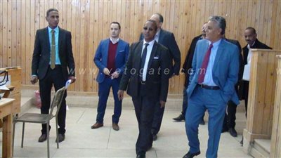 رئيس جامعة جنوب الوادي يتفقد امتحانات كلية التجارة | صور