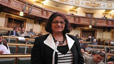 نادية هنري تطالب حكومة مدبولي بعرض خطتها بشأن الديون