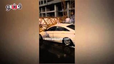 بالفيديو.. سقوط رافعة ثانية خارج الحرم المكي