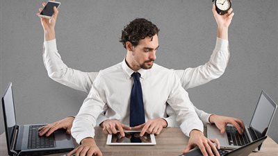 دراسة: أصحاب المزاج السيئ أكثر إنتاجا من السعداء