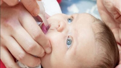 الصحة تبدأ اليوم تطعيم المواليد ضد شلل الأطفال