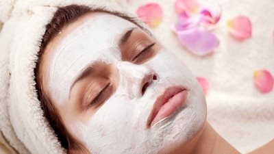 ماسك اللبن يرطب البشرة يمنح وجهك الحيوية