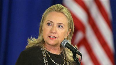 «كلينتون» تقترب من إعلان مرشحها لـ«نائب الرئيس»