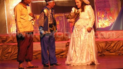 بالصور.. «ابن عروس» ينهي عروضه بالهناجر اليوم