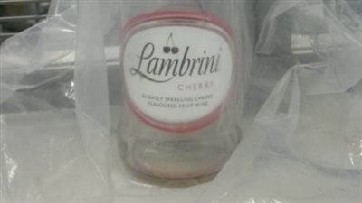 بالصور.. امرأة تسمم زوجها بوضع سائل تبريد السيارات في مشروبه المفضل