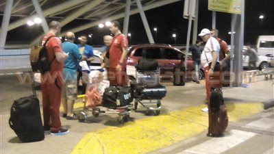 بعثة منتخب مصر لكرة الطائرة تصل المطار استعدادا للسفر إلى البرازيل