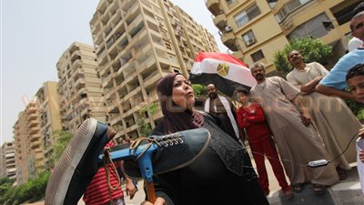 بالصور.. موظفو الضرائب بـ«الفسطاط»: فين حقوقنا يا وزير المالية