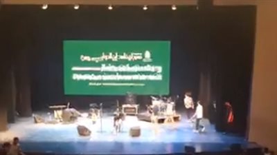 مريم صالح وأبو غزالة يحييان الليلة الخامسة لمهرجان فلسطين (فيديو)