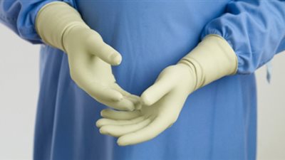 مستشفيات التبرعات.. ثقوب في البالطو الأبيض