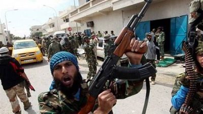 جماعة مسلحة ببنغازي تدعو لمقاتلة القوات الفرنسية في ليبيا