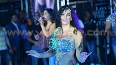 بالصور.. صافينار تشعل حفل بـ«Rai Club» في الساحل الشمالي