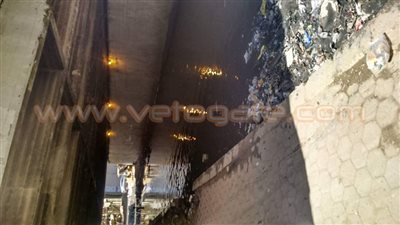 بالصور.. رئيس حي المرج يكلف بشفط مياه الصرف بنفق العزبة البيضاء