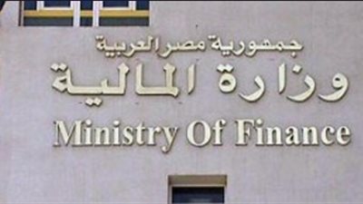 «سكتة ضريبية» تصيب سوق العقارات بعد إقرار 2.5% على البائع والمشتري.. خبراء العقار يحذرون.. «دويدار»: القرار يؤدى لرفع الأسعار.. و«جمعة»: تجاهلت السماسرة وتنعش الاقتصاد ال