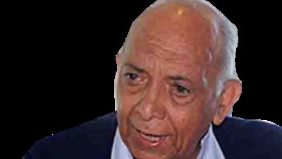 رائد زراعة الكلى د. محمد غنيم: استغلال المرضى في الإعلانات «جريمة».. ومستشفيات التبرعات مشكلة