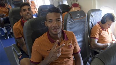 بالصور.. روما يطير إلى أمريكا بدون محمد صلاح