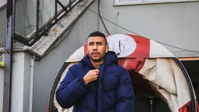 تريزيجيه يصل هولندا لخوض معسكر مع فريقه قاسم باشا