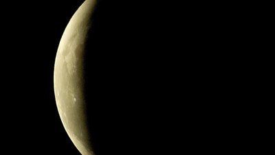 أكتوبر شهر الكسوف والخسوف.. العلوم الفلكية: 8 أكتوبر خسوف كلي للقمر.. يمكن مشاهدته في آسيا والأمريكتين.. كسوف جزئي للشمس 23 أكتوبر.. مصر والدول العربية محرومة من الظاهرتين